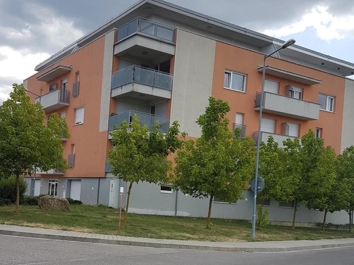 Apartman Zuzu Trenčín 外观 照片